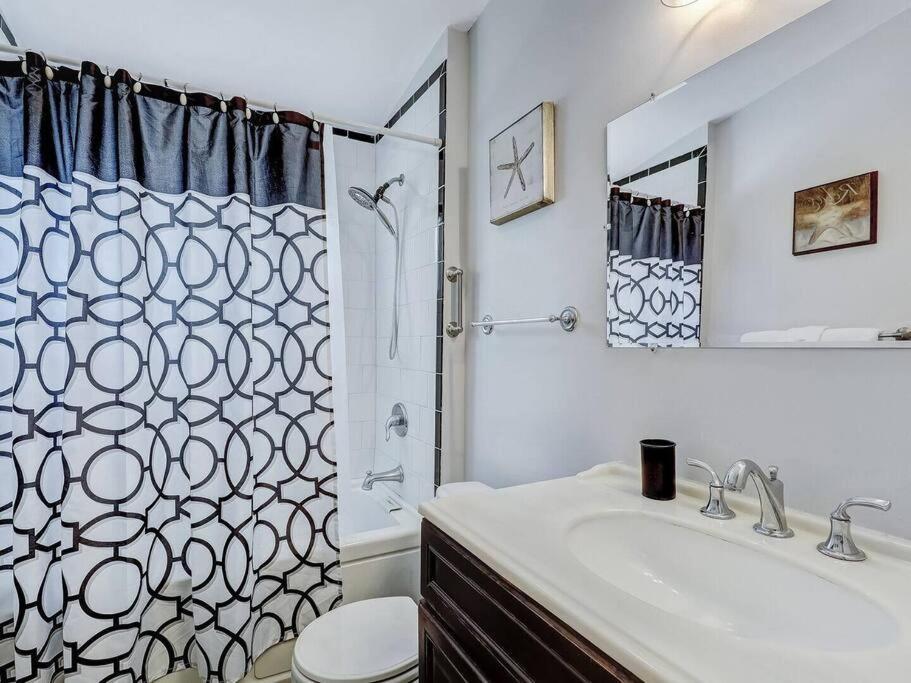 Historic Savannah Gold Private Condo With Pool - 2Bed, 1&Half Bath, Sleeps 6, 1St Floor, 15 Min Walk To Historic Savannah Center And All Attractions 外观 照片