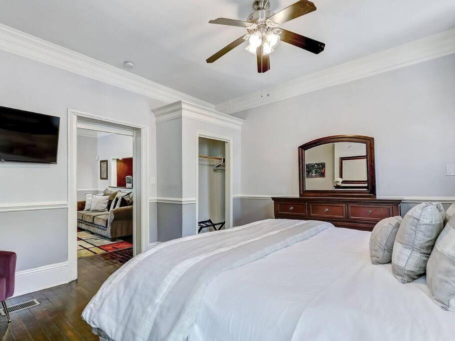 Historic Savannah Gold Private Condo With Pool - 2Bed, 1&Half Bath, Sleeps 6, 1St Floor, 15 Min Walk To Historic Savannah Center And All Attractions 外观 照片
