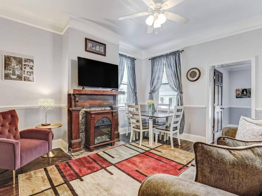Historic Savannah Gold Private Condo With Pool - 2Bed, 1&Half Bath, Sleeps 6, 1St Floor, 15 Min Walk To Historic Savannah Center And All Attractions 外观 照片