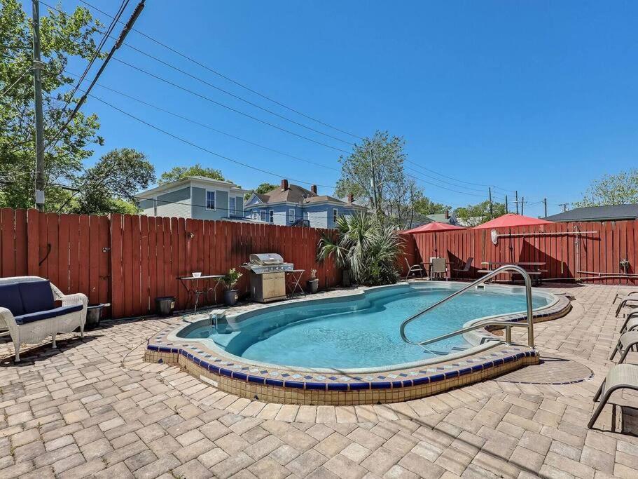 Historic Savannah Gold Private Condo With Pool - 2Bed, 1&Half Bath, Sleeps 6, 1St Floor, 15 Min Walk To Historic Savannah Center And All Attractions 外观 照片